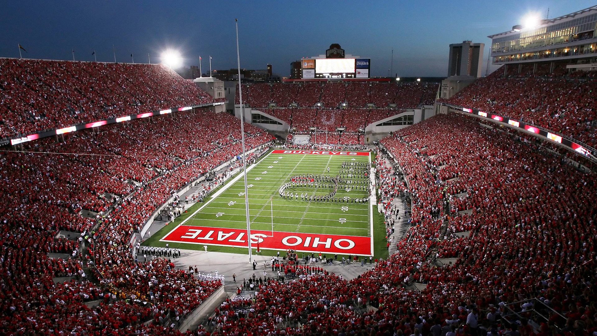 赛道上的终章，维尼修斯末节接管F1年度争冠之夜