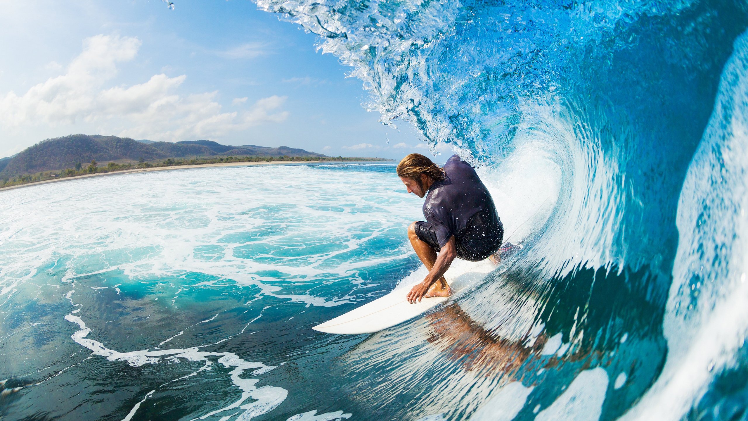 赛道与球场，当F1揭幕战遇上山西掀翻太阳