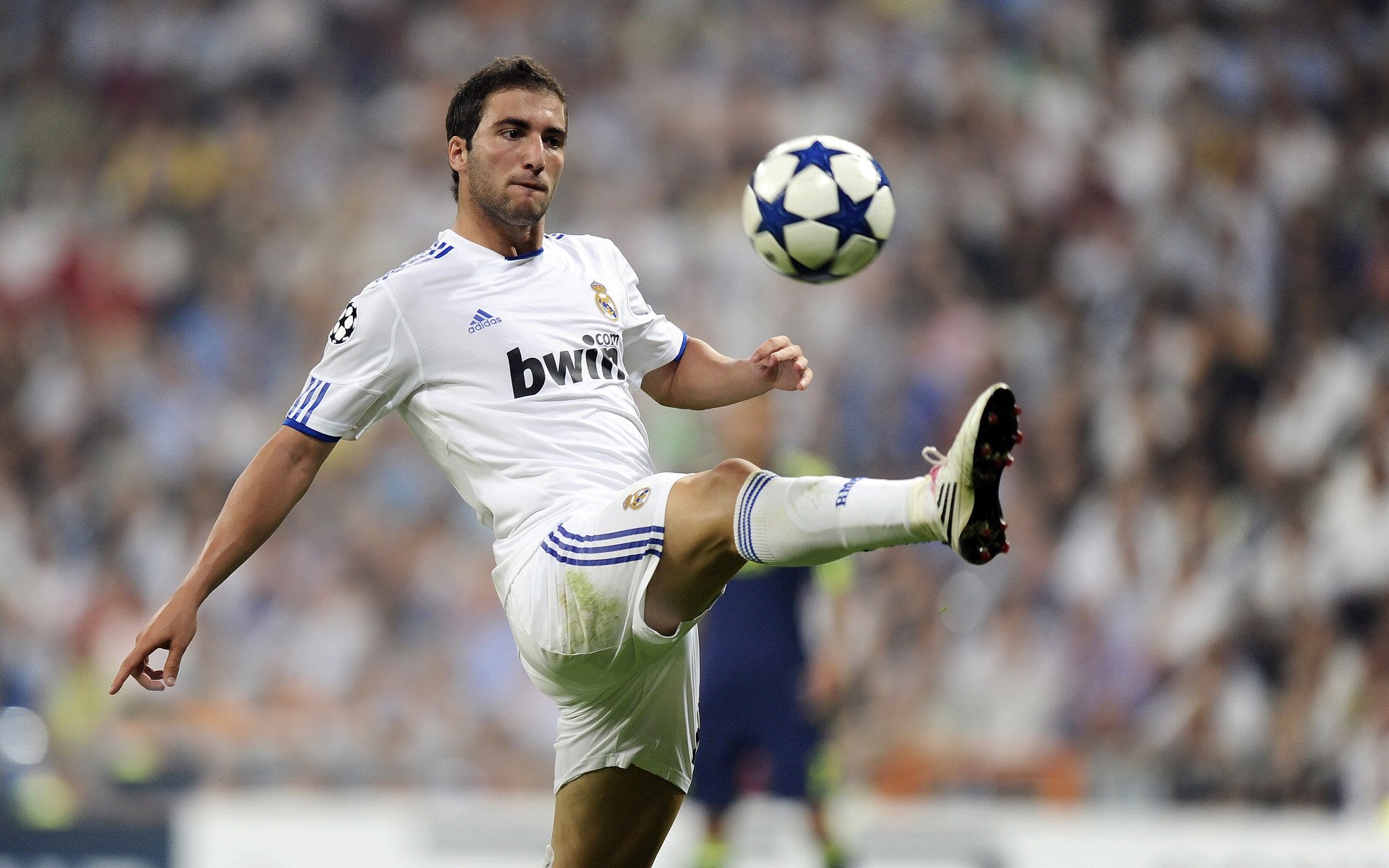 阿尔瓦雷斯梅开二度引爆全场，克罗地亚生死战逆转贝蒂斯锁定晋级