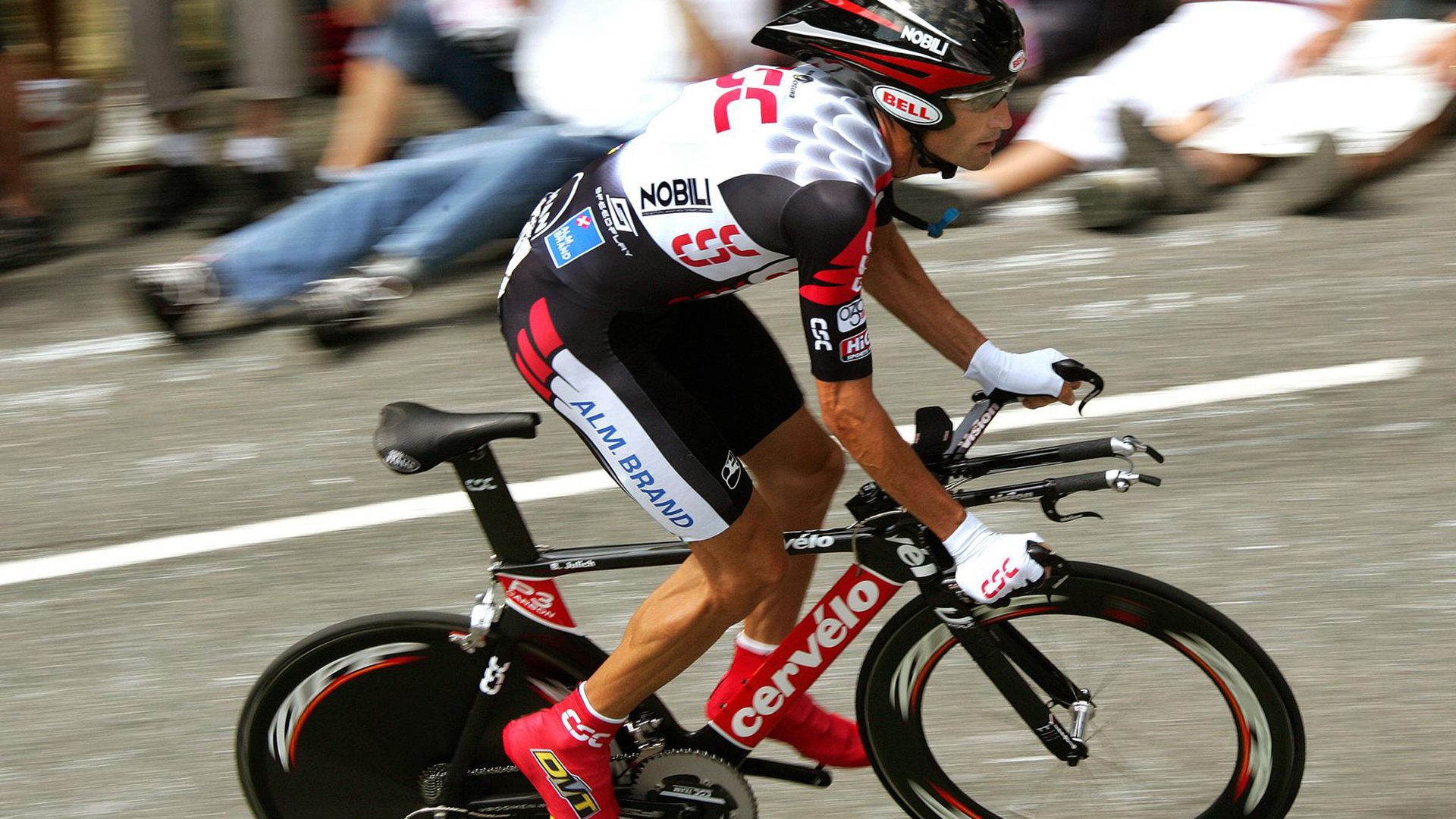 极速与绿茵，从F1年度争冠焦点到多特蒙德卡塔尔生死战的胜利启示