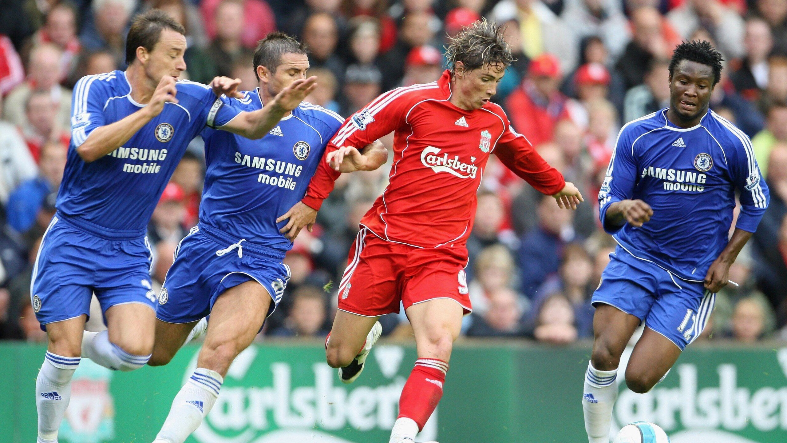 赛道上的史诗对决，皮亚斯特里刷新纪录之夜，梅赛德斯绝杀迈凯伦